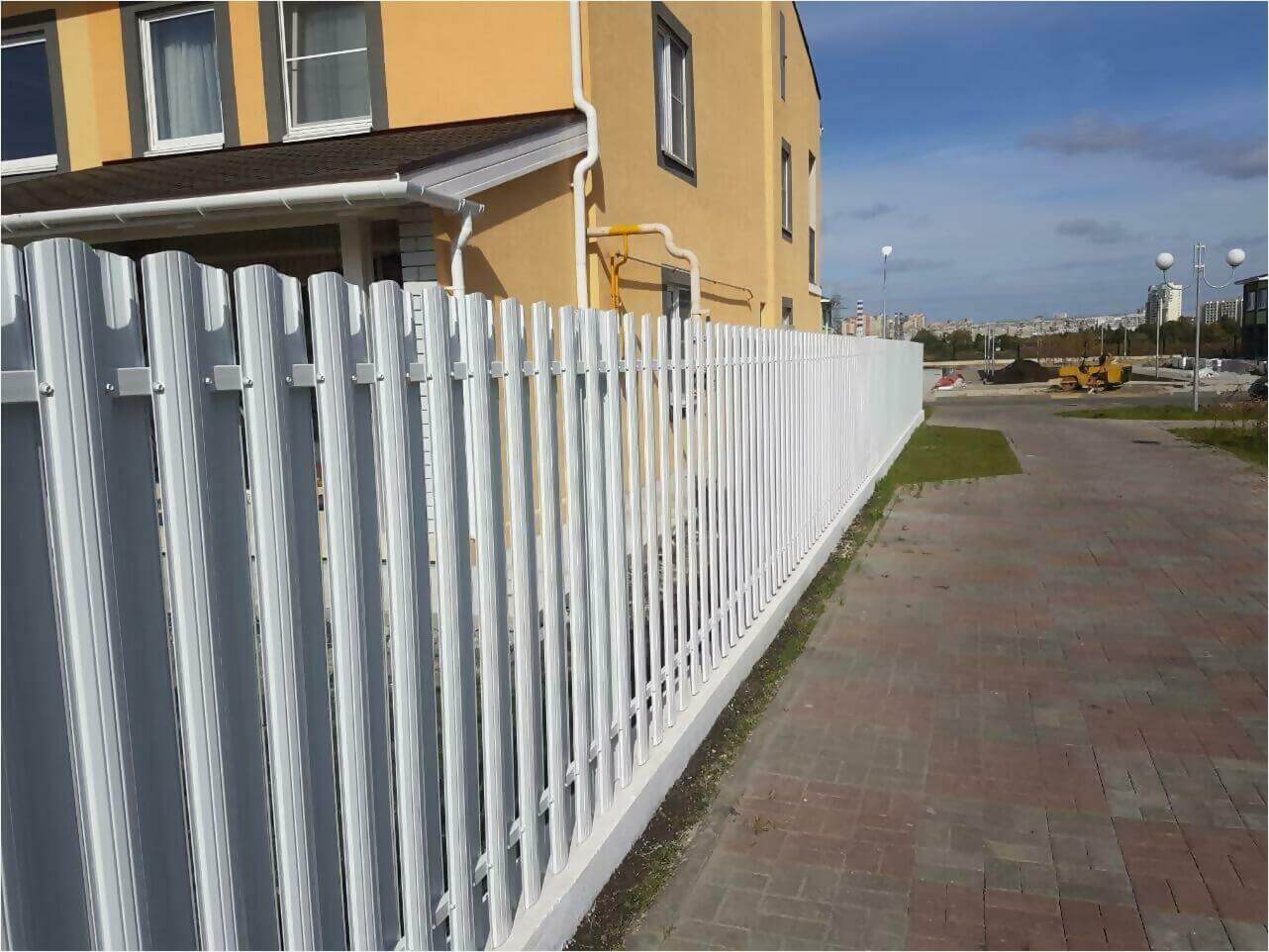 Забор из штакетника 70м фото1 в Киришах