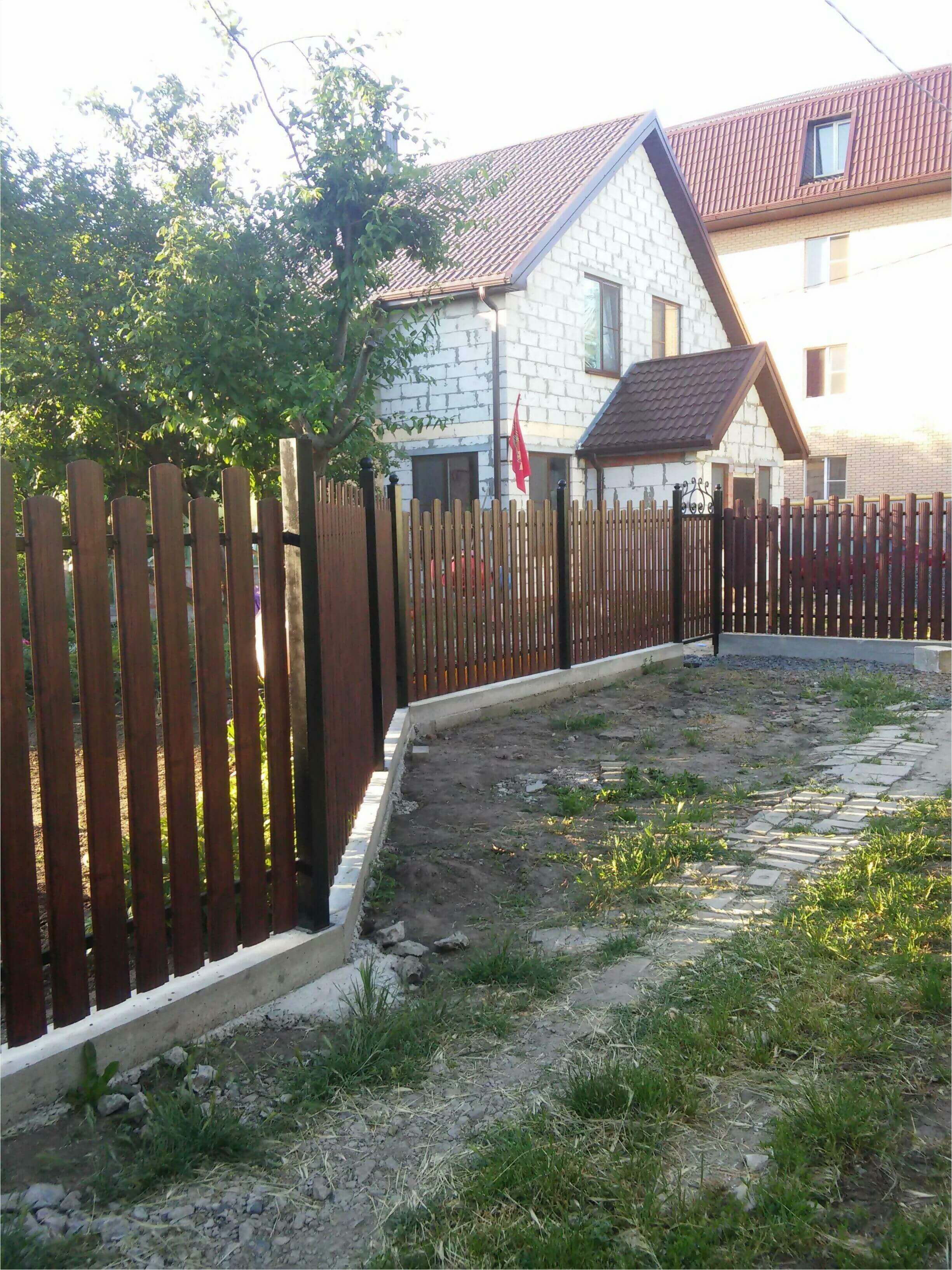 Забор из штакетника 90м фото4 в Киришах
