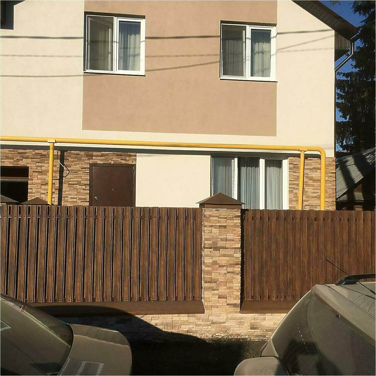 забор из штакетника 70м каштан фото1 в Киришах