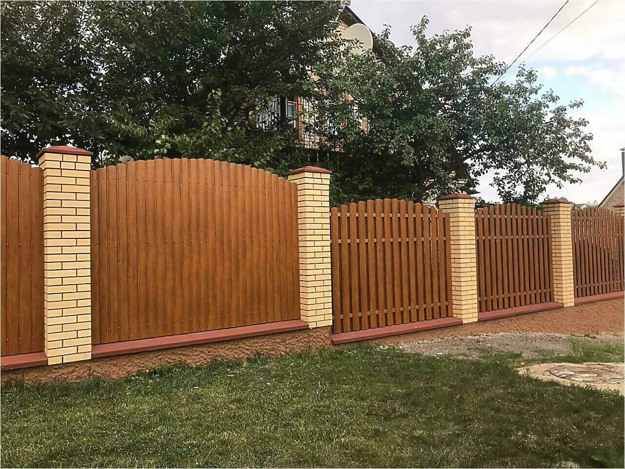 забор из штакетника 80м орех фото4 в Киришах