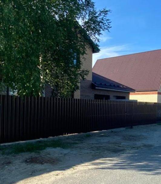 забор из штакетника шоколад фото3 в Киришах