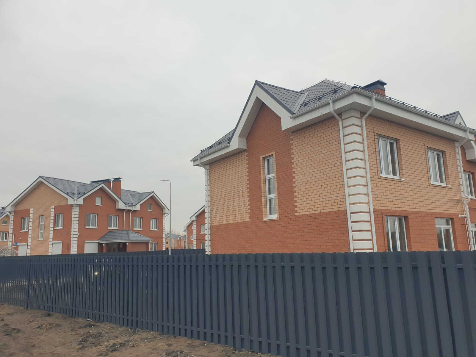 Забор из штакетника 230м Серый Графит фото1 в Киришах