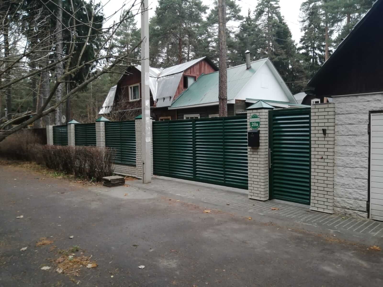 Забор-жалюзи с ламелями ЭКО-Z Зеленый Мох фото1 в Киришах