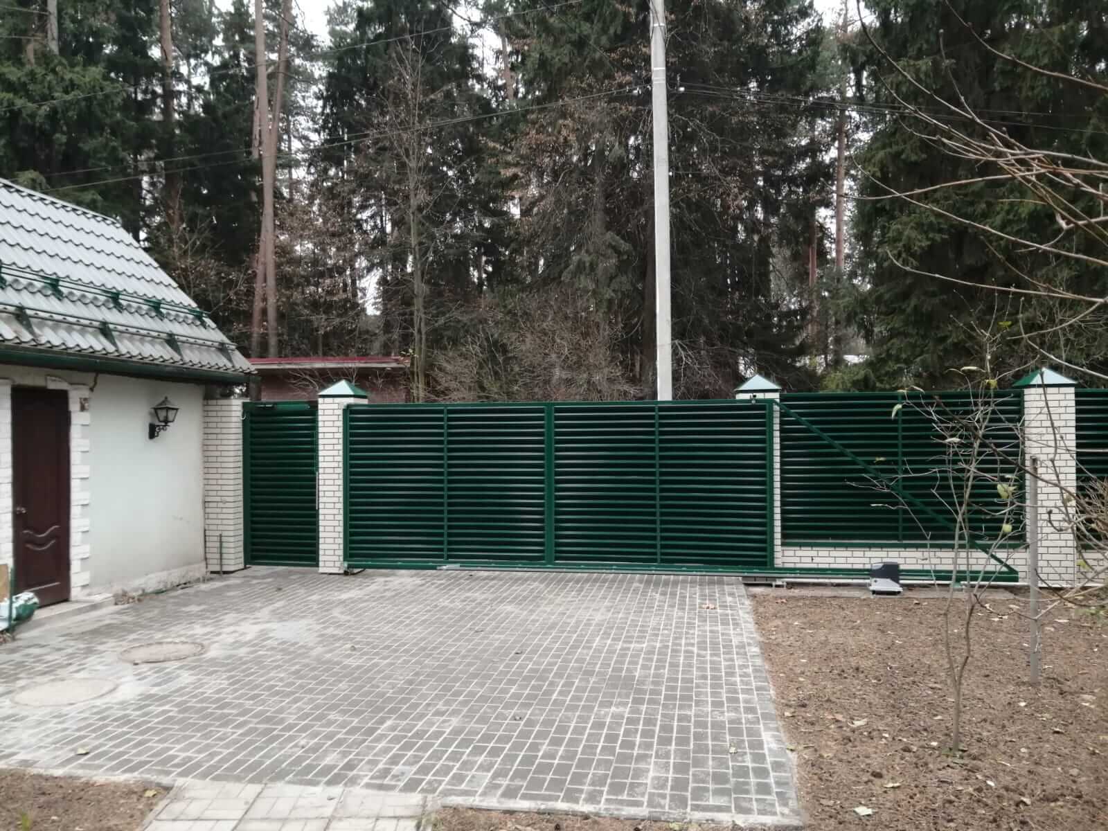 Забор-жалюзи с ламелями ЭКО-Z Зеленый Мох фото2 в Киришах