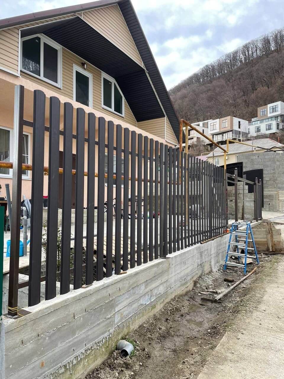Забор из штакетника 35м RAL8019 Темный Шоколад МАТТЕ в Киришах