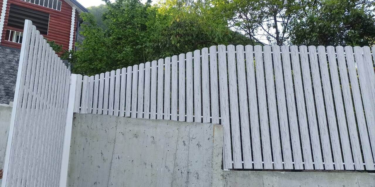 Забор из штакетника 41м в оттенке под дерево Беленый Дуб 2xPrintech двусторонний в Киришах