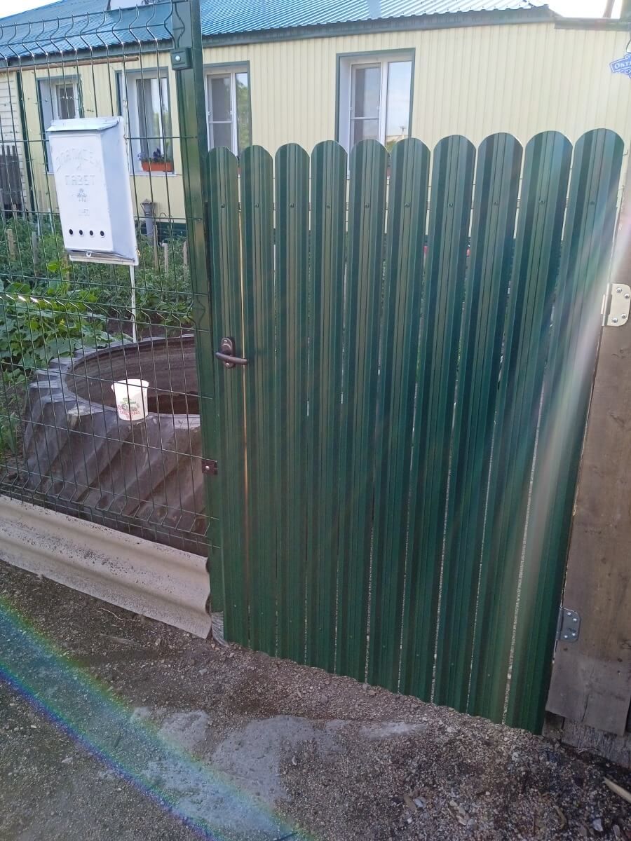 Калитка из штакетника ЭКО-М RAL6005/6005 Зеленый Мох двусторонний в Киришах