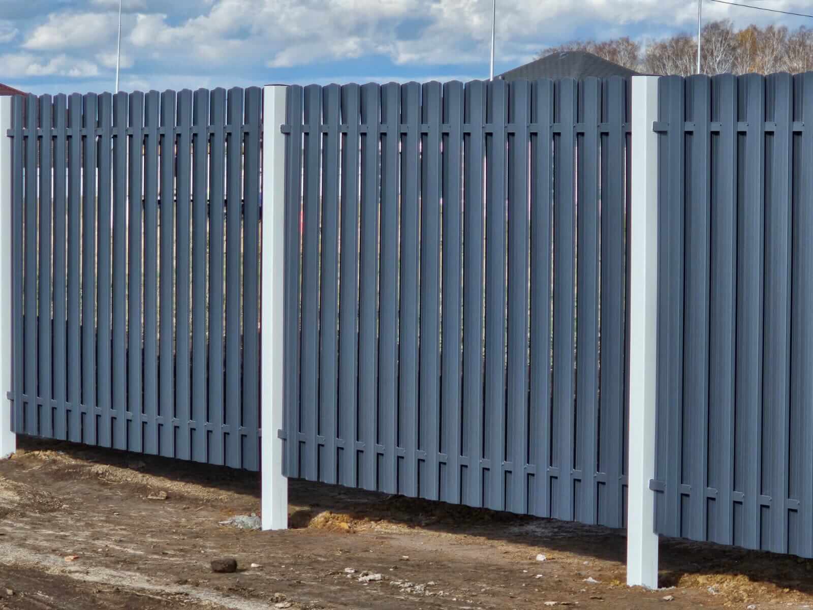Забор из евроштакетника 234м RAL7024/7024 Серый Графит двусторонний фото 1 в Киришах