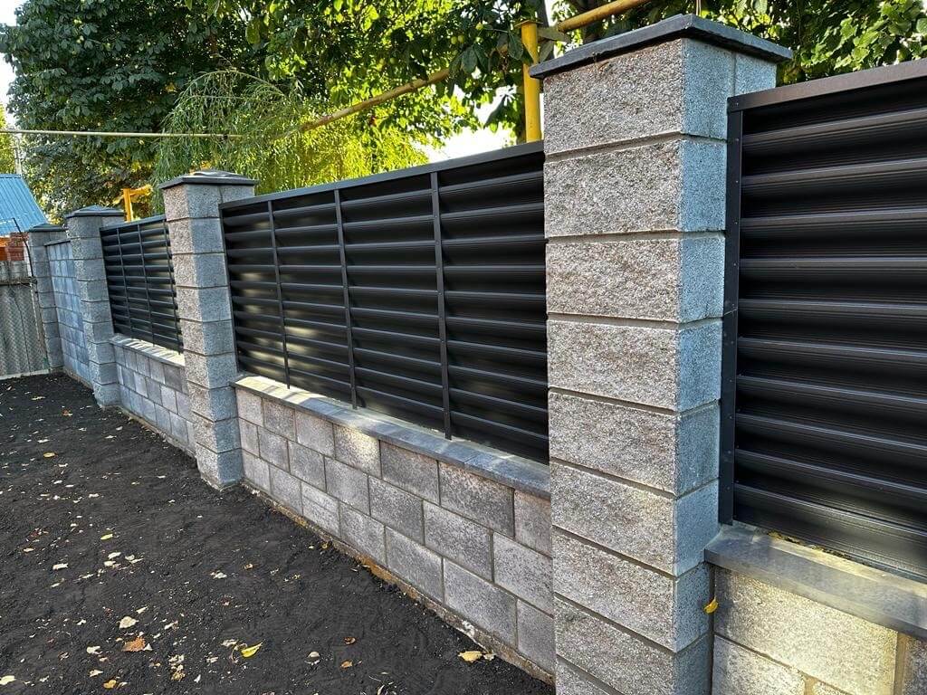 Забор-жалюзи 19м RAL7024/7024 Серый Графит двусторонний MATTE фото 6 в Киришах