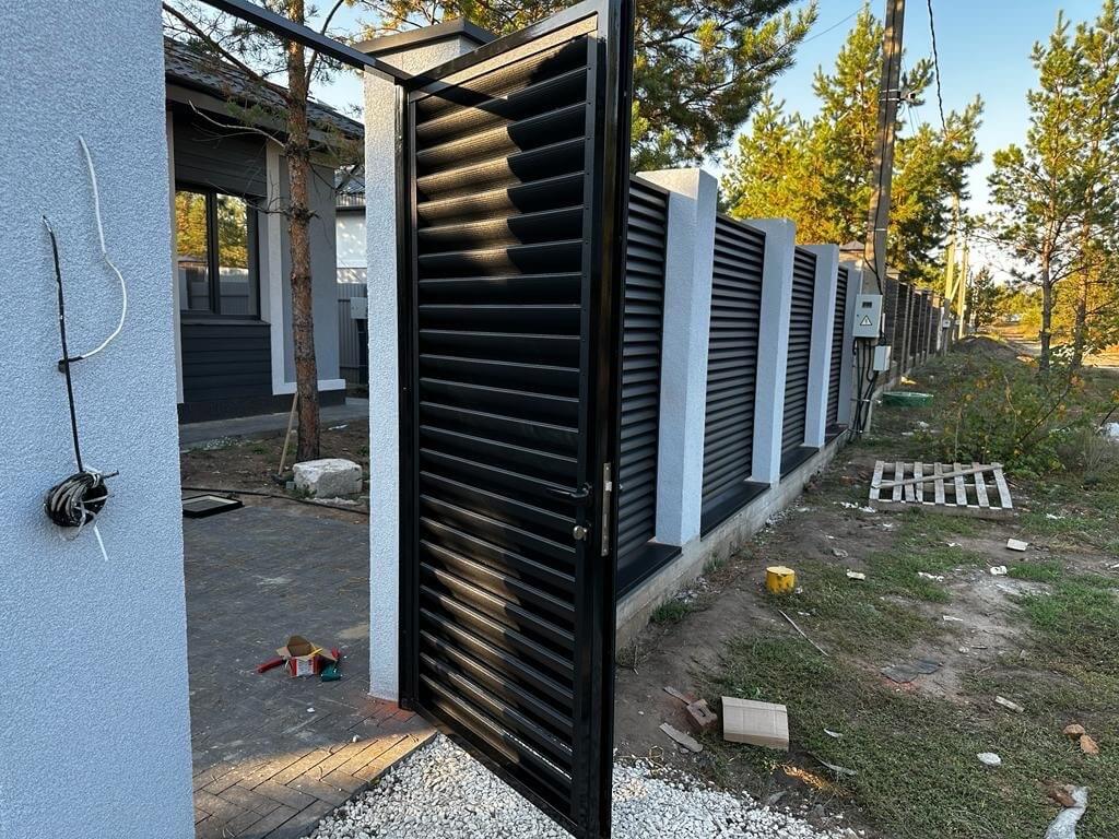 Забор-жалюзи 18м RAL9005/9005 Черный двухсторонний МАТТЕ фото 6 в Киришах