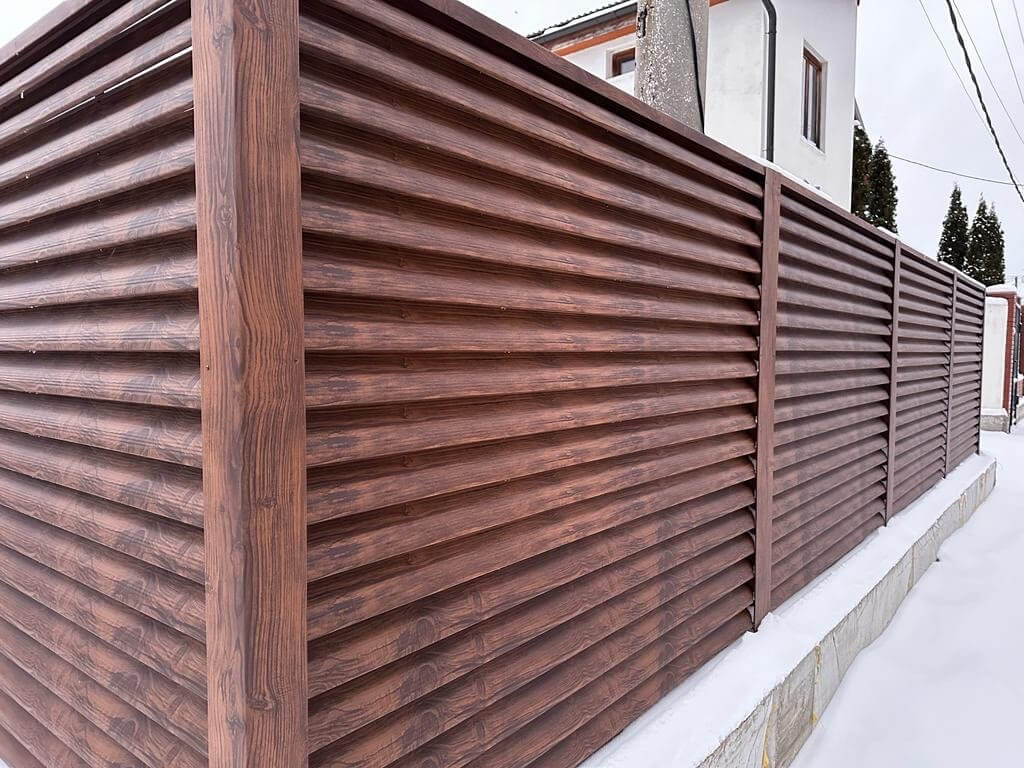 Забор-жалюзи из ламелей еврожалюзи 43м Каштан Printech фото 6 в Киришах
