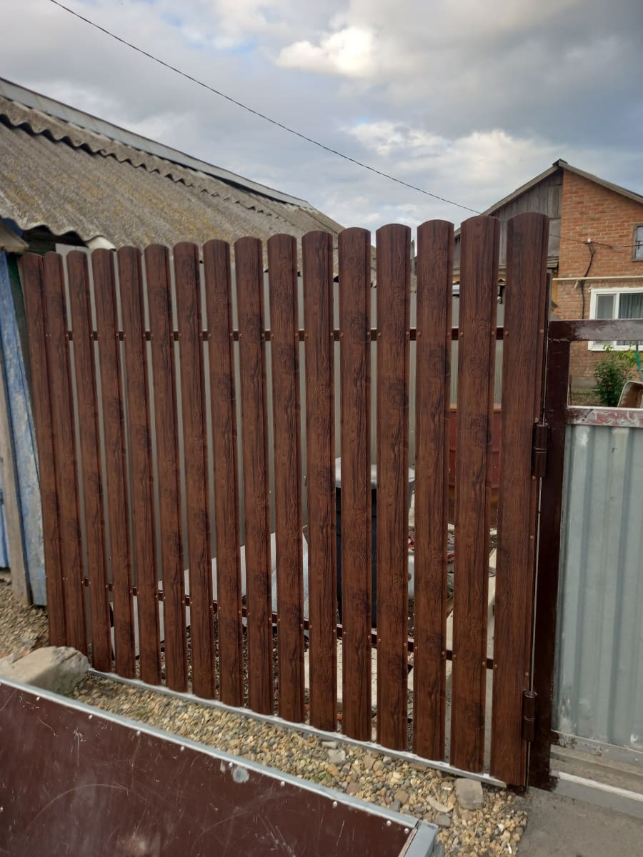 Забор из евроштакетника 2м Античный Дуб SteelArt двусторонний в Киришах