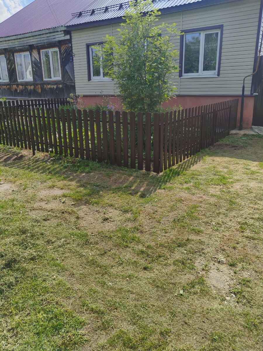 Забор из евроштакетника 18м RAL8017/8017 Шоколад двусторонний фото 1 в Киришах