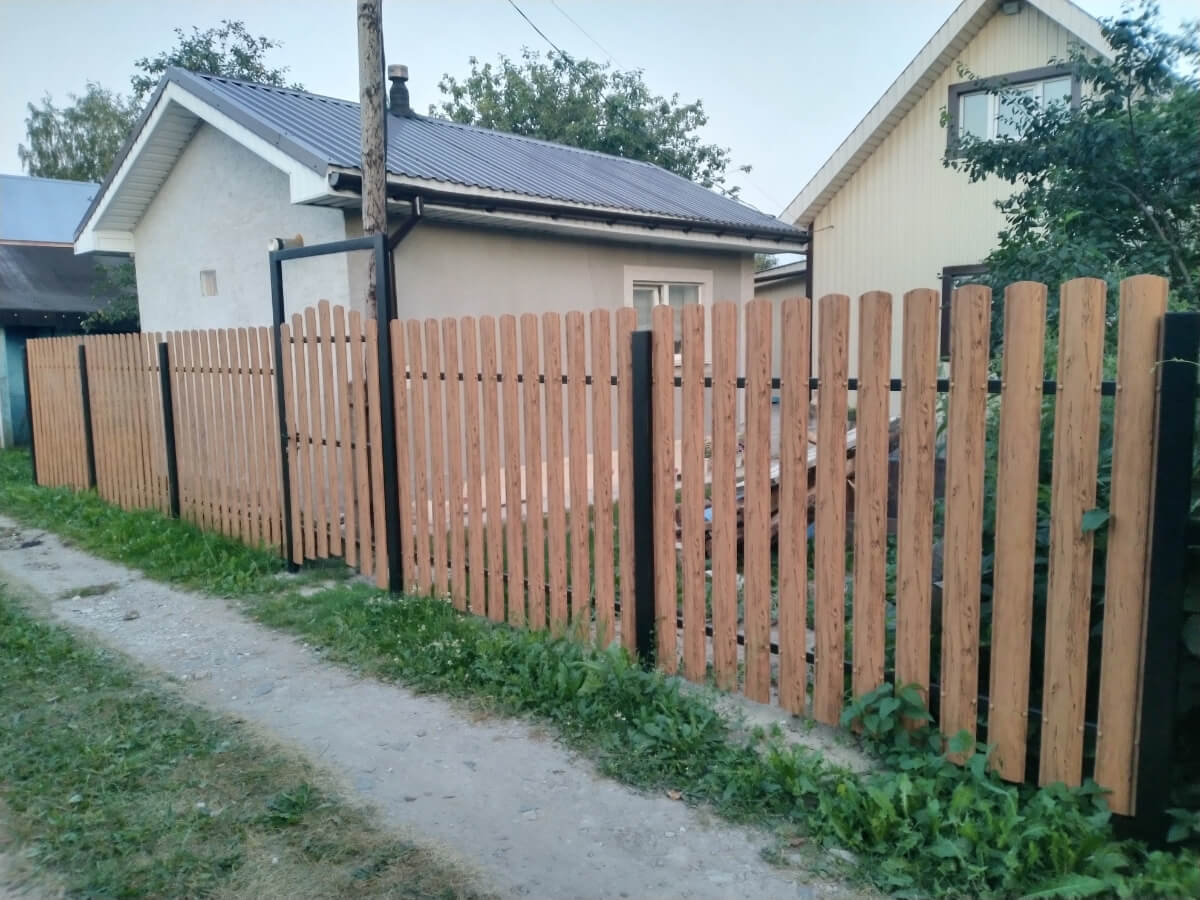 Забор из евроштакетника 14м Кипарис 2xPrintech двусторонний в Киришах