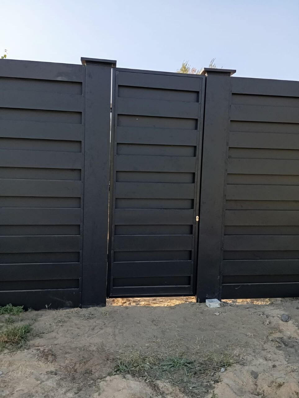 Забор-ранчо из металлопланкена 37м RAL9005 Черный МАТТЕ фото 3 в Киришах