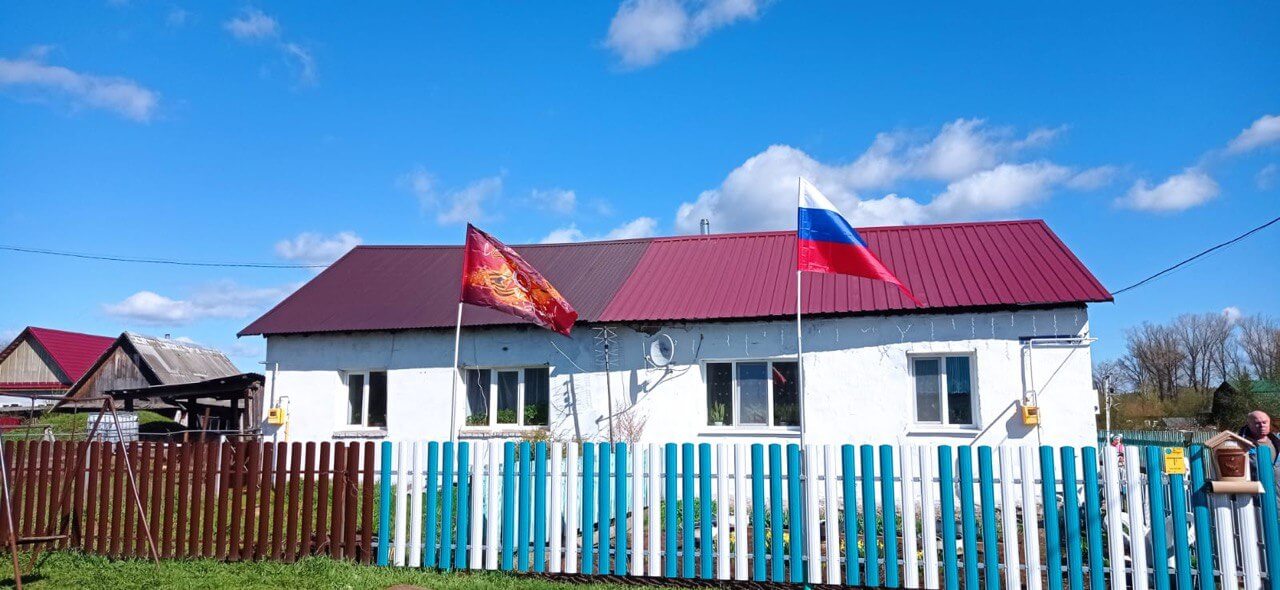 Забор из евроштакетника 16м RAL5021 Морская Волна, RAL9003 Белый в Киришах