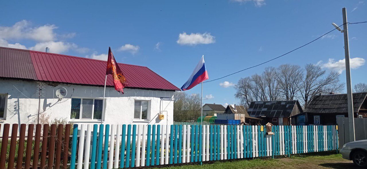 Забор из евроштакетника 16м RAL5021 Морская Волна, RAL9003 Белый фото 1 в Киришах