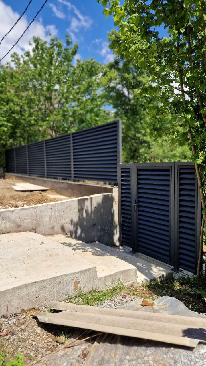 Забор-жалюзи из ламелей еврожалюзи 23м RAL7024/7024 Серый Графит двусторонний МАТТЕ фото 1 в Киришах