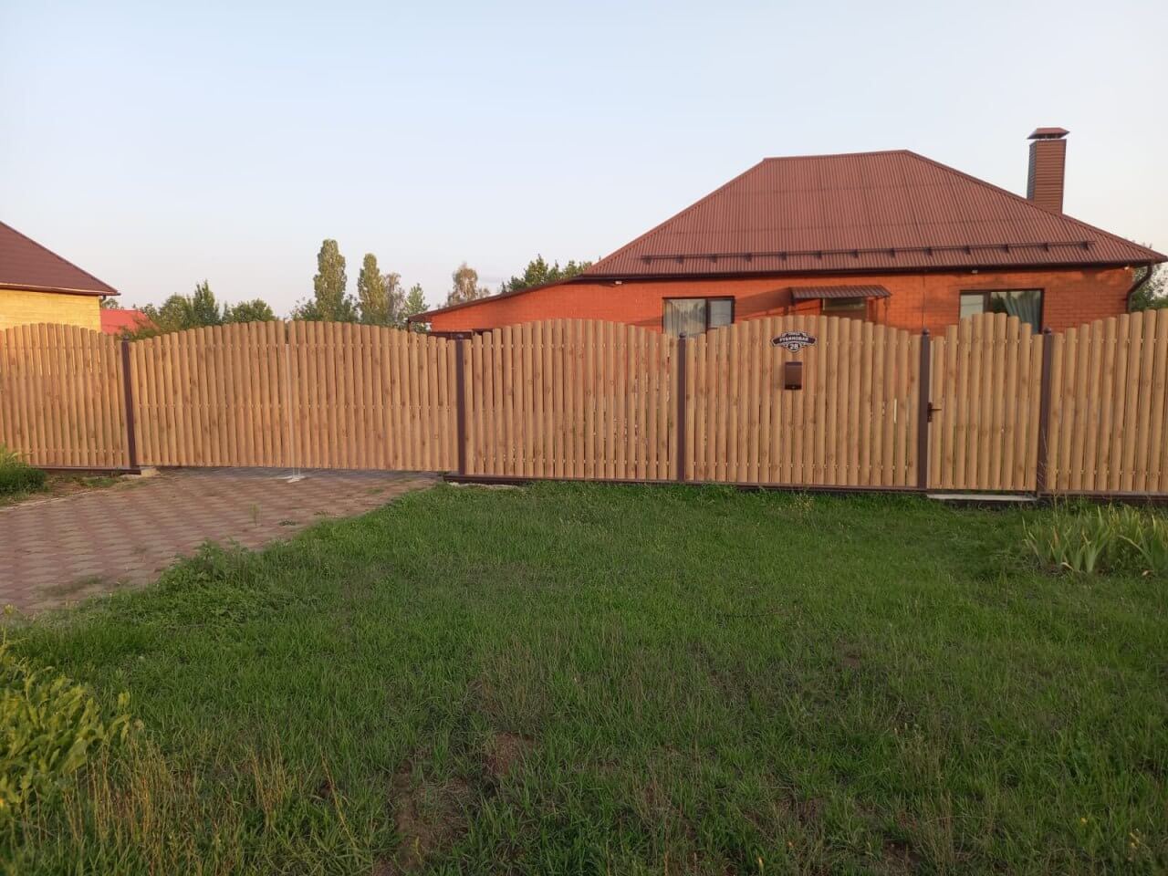 Забор из евроштакетника 24м Клен Светлый SteelArt фото 3 в Киришах