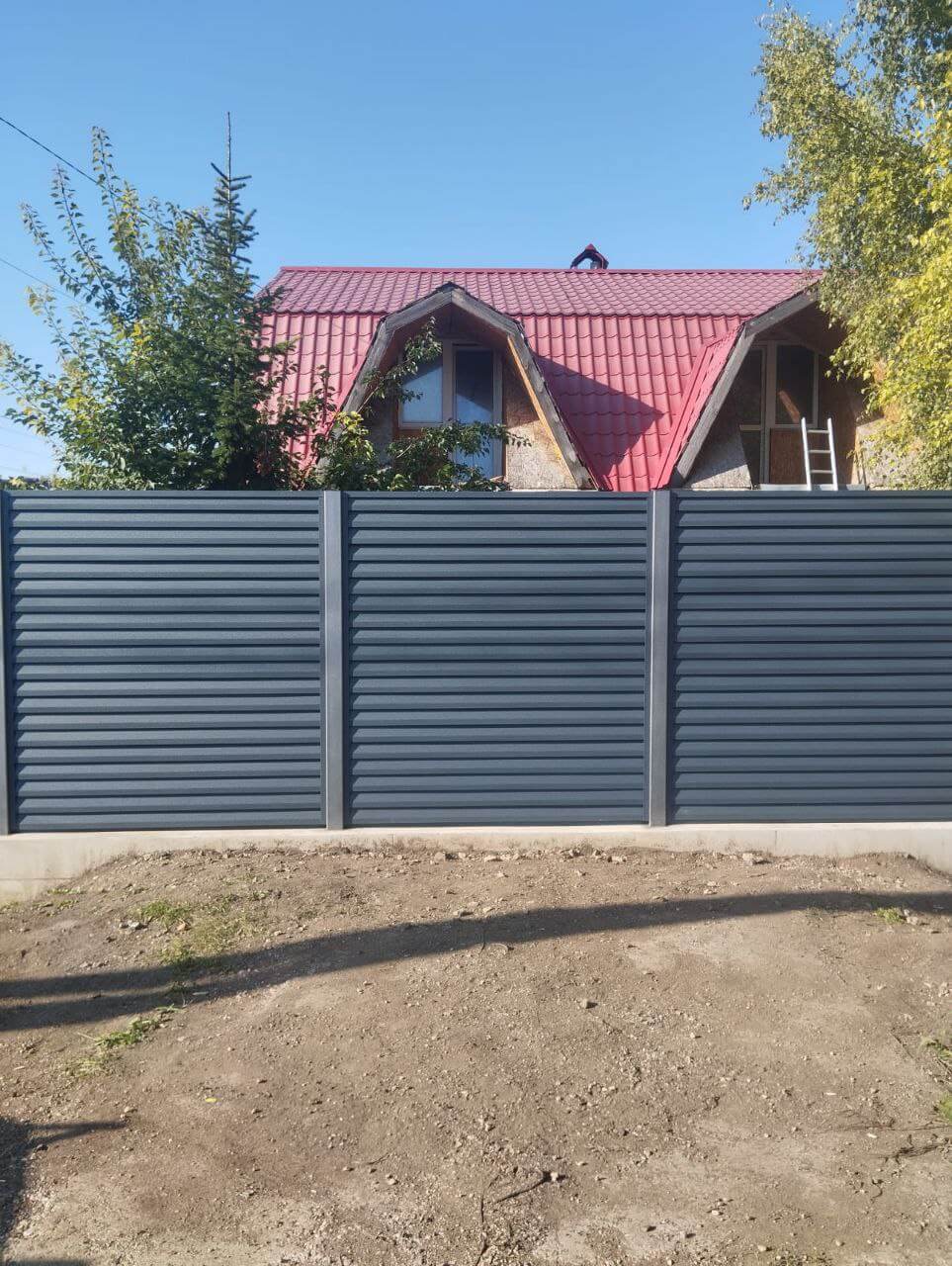 Забор-жалюзи из ламелей Реснички 54м RAL7024/7024 Серый Графит двусторонний МАТТЕ в Киришах