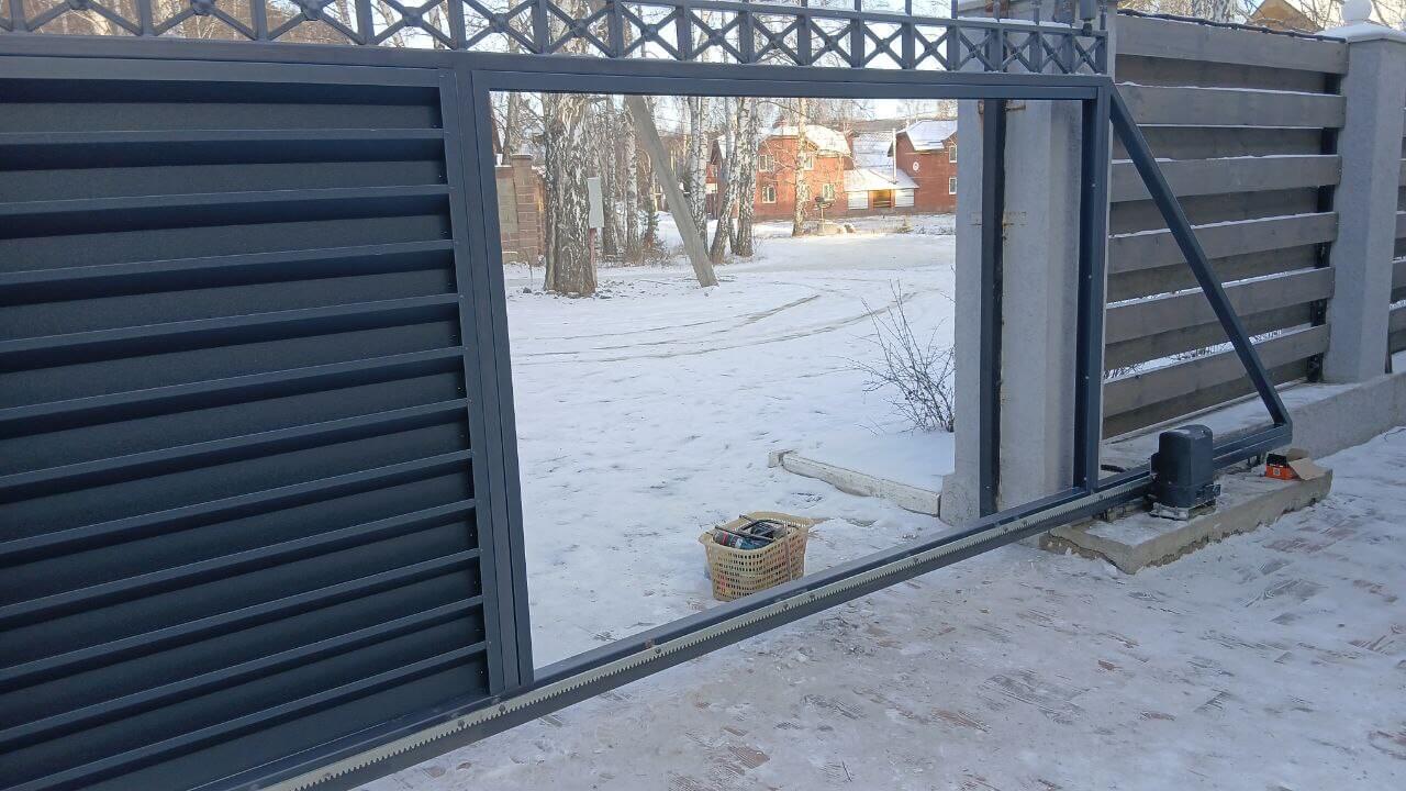 Входная группа из ламелей Хай-Тек RAL7024/7024 Серый Графит двусторонний МАТТЕ фото 10 в Киришах