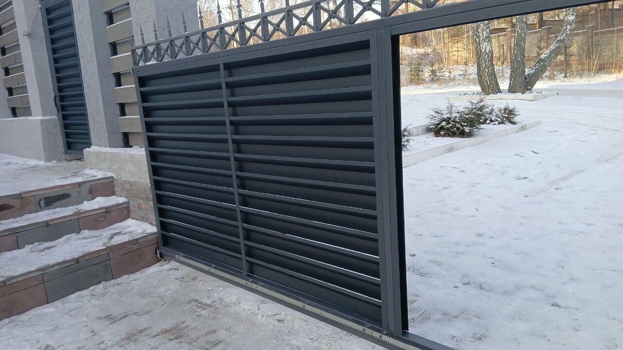 Входная группа из ламелей Хай-Тек RAL7024/7024 Серый Графит двусторонний МАТТЕ фото 16 в Киришах