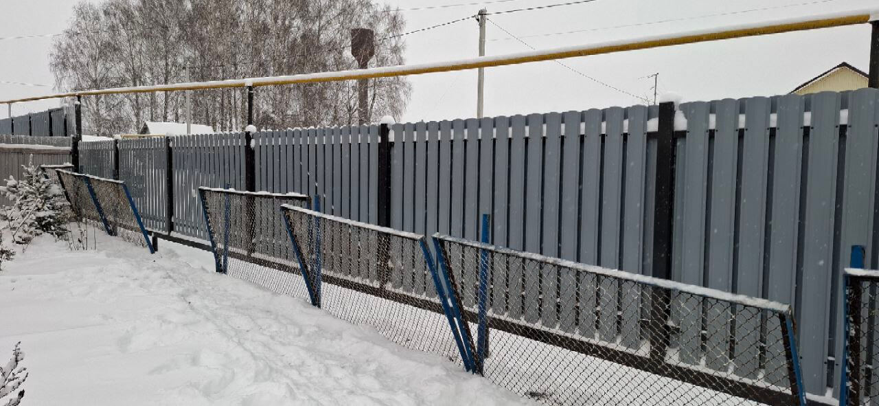 Забор из евроштакетника 27м RAL7024 Серый Графит МАТТЕ фото 5 в Киришах