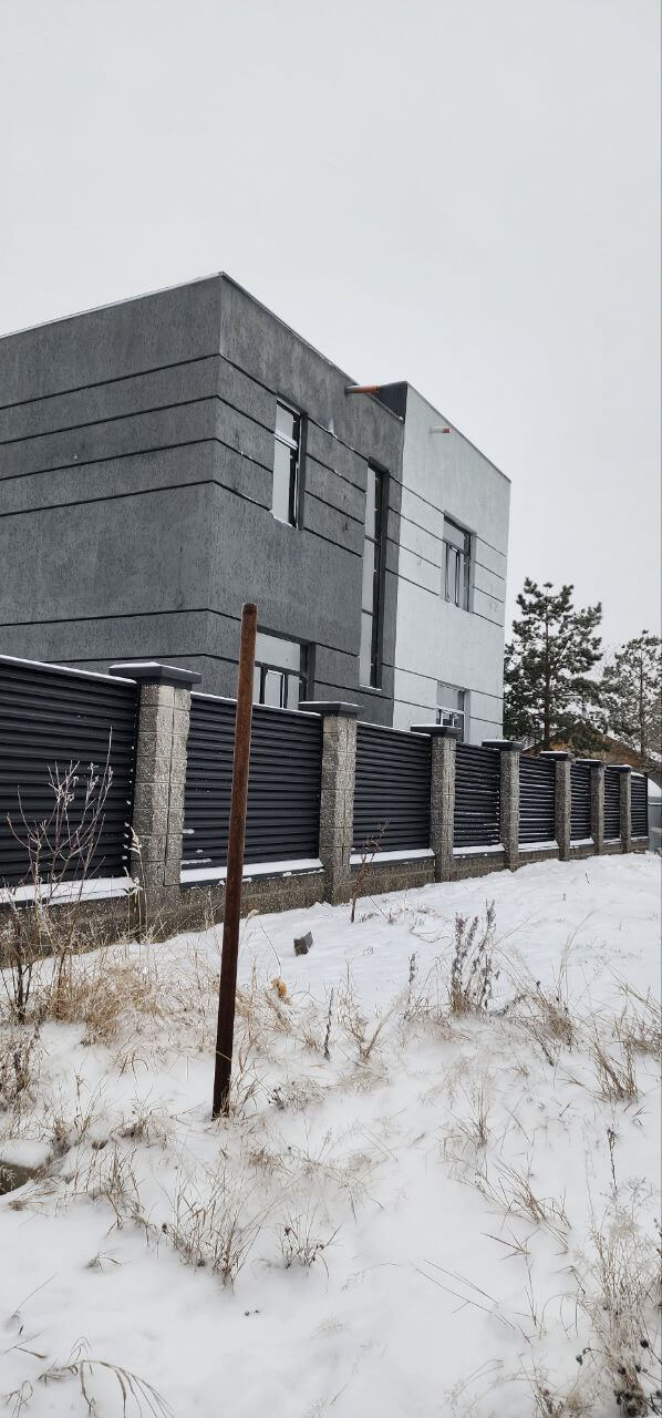 Забор-жалюзи из ламелей ЭКО-Z 66м RAL9005/9005 Черный двусторонний МАТТЕ фото 1 в Киришах