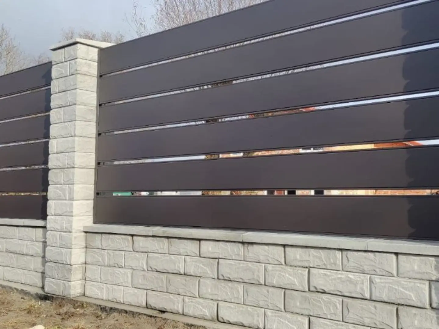 Забор-ранчо из металлопланкена 32м RAL8019 Темный Шоколад МАТТЕ фото 3 в Киришах